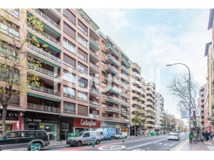 Piso en venta de 189 m² en Calle General Vara de Rey, ...