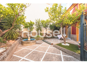 Casa en venta de 460 m² Calle Ramon y Cajal, 06360 Fue...