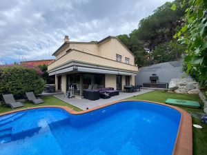 Espectacular casa con piscina en el centro de Sant Vice...