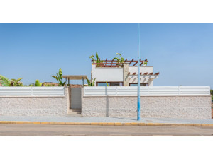 Villa de obra nueva en Almería