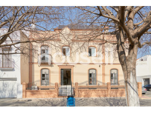 Casa en venta de 348 m² Calle Jorge Guillén, 41980 Al...
