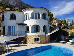 Villa con vistas al mar a la venta en Calpe