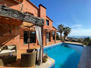 Espectacular casa con piscina y vistas al mar en Canet ...