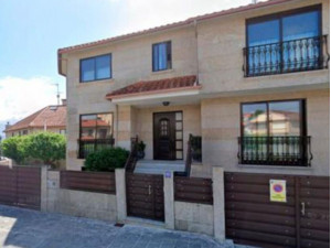 Casa-Chalet en Venta en Cangas Pontevedra Ref: MYF00022...