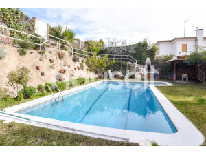 Casa en venta de 203 m² Calle la Vinya, 08329 Teià (B...