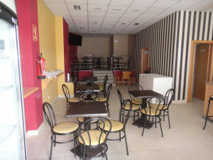 LOCAL ACONDICIONADO CAFE BAR EN NEGREIRA
