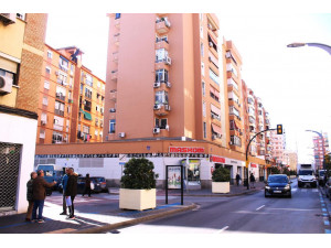 Piso de 3 dormitorios en zona comercial de Málaga capi...