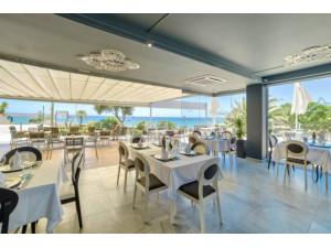 Bar / restaurante de lujo con vistas al mar a la venta ...
