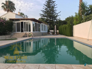 Casa en venta en La Nucía con piscina, 3 habitaciones,...