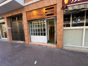 Local comercial en alquiler en Avenida Santa Coloma de ...