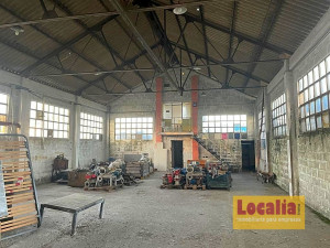Nave industrial en el casco urbano de Torrelavega