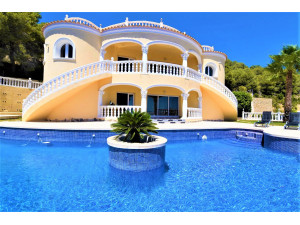 Villa de lujo de 4 dormitorios, en Calpe, con piscina p...