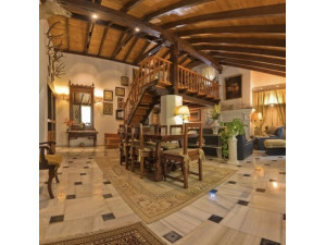Se vende fabulosa villa en zona residencial de Benalmá...