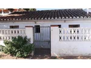 Parcela  y casa céntrica sobre avenida Andalucia o/a C...