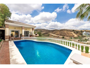 Preciosa villa en venta en Cerros del Aquila, Mijas, M...