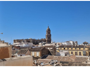 Atico con vistas a la catedral de Malaga