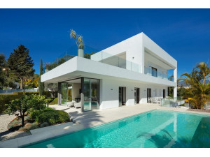 Espectacular villa moderna en Nueva Andalucia, Marbella