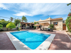 Villa en venta en Rio Real-Los Monteros (Marbella)