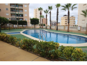 Apartamentos de 3 dormitorios con piscina en Guardamar ...