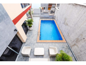 Magnífica vivienda pareada con piscina, ubicada en el ...