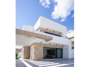 Villa en venta en Villamartín-Las Filipinas (Orihuela)