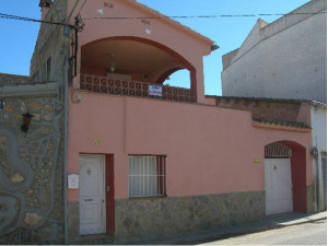 Magnífica casa de dos plantas en Sant Pere Pescador, A...