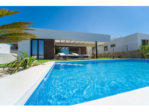 Chalets terminados con piscina en Finestrat Alicante