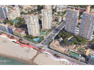 Urbanización en primera línea de la playa.