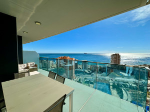 Magnifico apartamento con espectaculares vistas al mar.