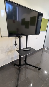 Soporte TV carro móvil con ruedas