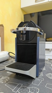 Cafetera Nespresso Pixie