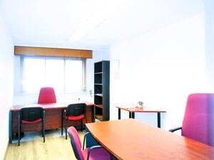 Alquiler de  oficinas amuebladas en León.