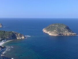 Parcela urbana de 2606 m2  + 22363 m2 de terreno no urbano adyacente. Con vistas al Mar y a pocos metros de la playa del Portichol.