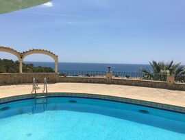 MAGNIFICO CHALET CON VISTAS PANORÁMICAS EN ALTEA