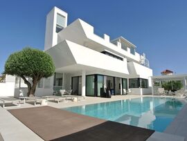 Exclusiva villa de lujo con ascensor, piscina y jacuzzi en La Marina, San Fulgencio