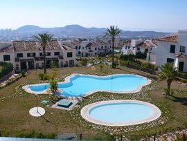 Precioso piso en Sierra Cortina, amueblado y equipado de lujo