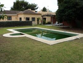 Chalet en venta, con enorme parcela