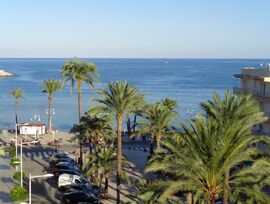 VENTA DE APARTAMENTO CON VISTAS AL MAR EN EL CENTRO DEL PUERTO DE JAVEA