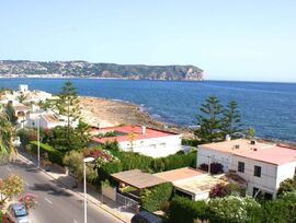 JAVEA, APARTAMENTO EN PRIMERA LINEA DE MAR CERCA DE LA PLAYA DEL ARENAL
