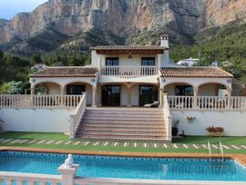VILLA DE LUJO EN EL MONTGO