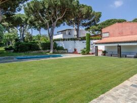 EXCLUSIVA FINCA EN LLAVANERES