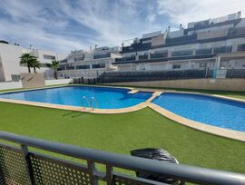 APARTAMENTO ENCANTADOR DE  3 DORMITORIOS Y 2 BAÑOS EN URBANISAZION CON PISCINA EN GRAN ALACANT