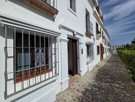 Estupenda Adosada de 220 m2 en venta Montevideo Hills (Estepona)!