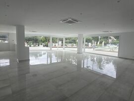 SE ALQUILA LOCAL / RESTAURANTE CON AMPLIA TERRAZA VISTA AL MAR EN PTO BANUS!