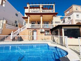 Villa de lujo ubicada en la urbanización Viña Málaga en Torre del Mar.