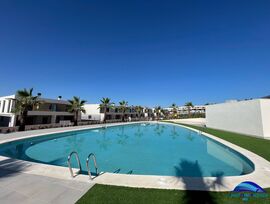 INMO ONE VALENCIA, API, ALQUILA fantástico adosado, nuevo a estrenar, 4 habitaciones, 3 baños, padel, piscina, zonas en común de juego, jardín,  cerca de la urbanización de Torre en Conill, en Bétera.