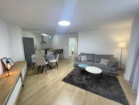 Alquiler de estupendo APARTAMENTO en pleno CENTRO de Murcia