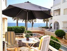 Apartamento en primera línea de playa · 2 dormitorios · Terraza · Garaje opcional · Fuentes de Nerja