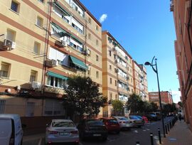 Piso de tres dormitorios en zona de Universidad.