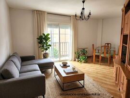 Piso seminuevo de 2 dormitorios, 2 baños y trastero, ascensor y plaza de garaje.